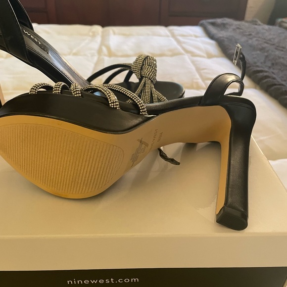 Nine West - Picture 6 of 8